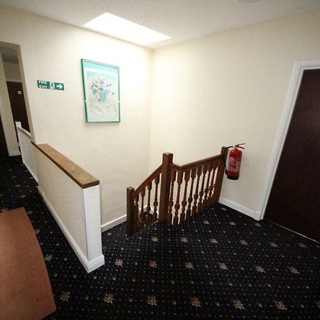 Avalon Guest House リーズ エクステリア 写真